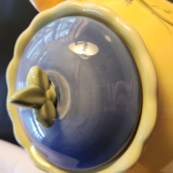 Pfaltzgraff Pistoulet 8 Cup Handpainted Blue &Yellow Stoneware Teapot w/ Lid - Picture 4 of 9